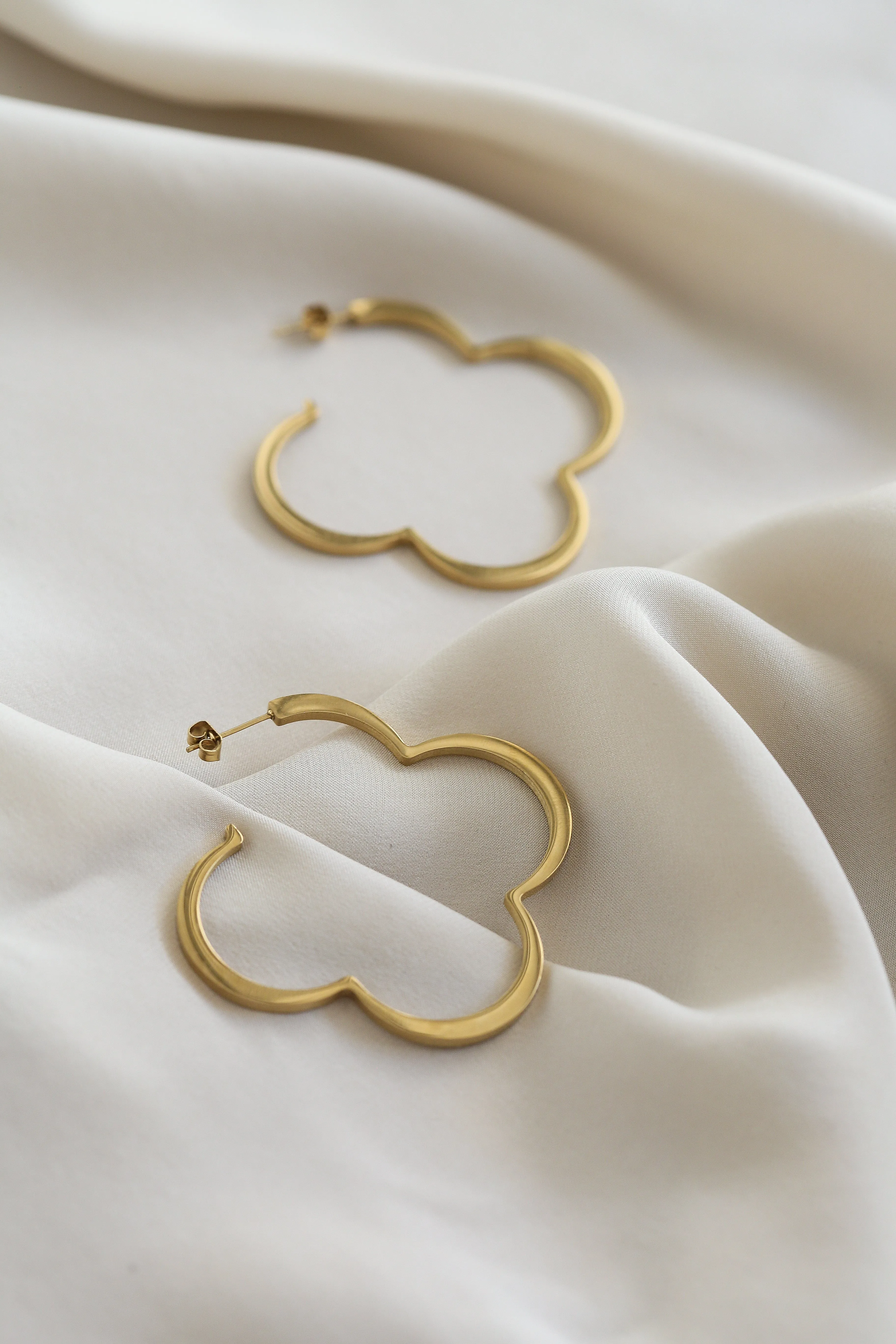 Liv Hoop Earrings