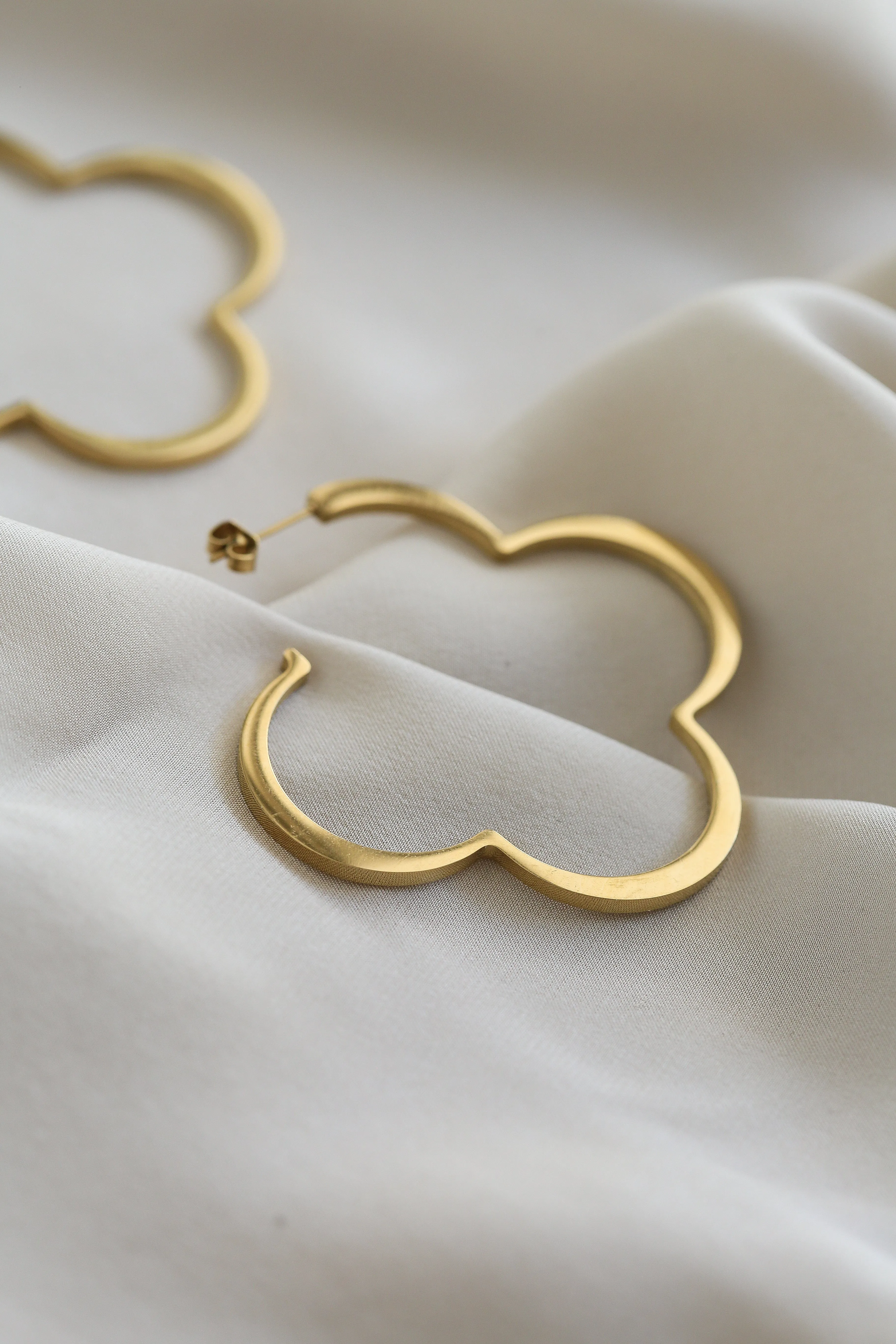 Liv Hoop Earrings