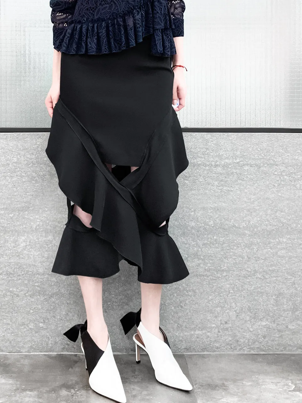 Surprise Sale! Classic Contemporary Black Ruffled Cut-out Skirt