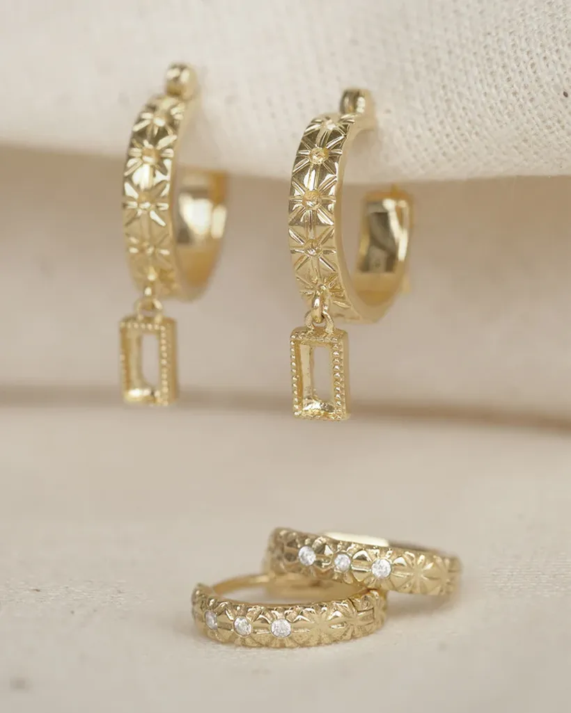 Viola Solid Gold Huggie Hoops